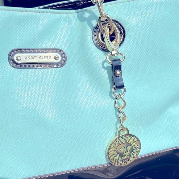 Gorgeous Anne Klein Purse, light turquoise with black patton gold Trim EUC - Picture 3 of 3
